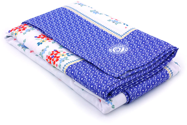 Polyester Stain Resistant Tablecloth Ruby Bouquet UNIKAT - Thumbnail 2